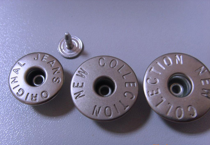 �����������002